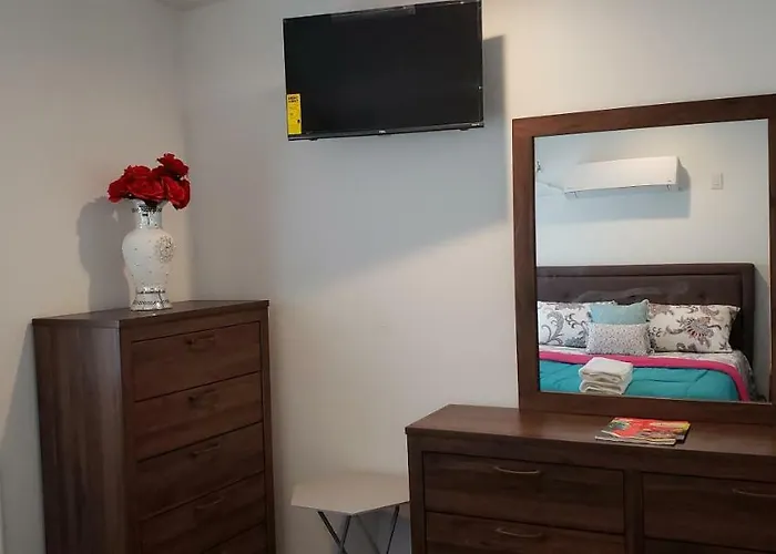 Home Away Holiday Suite