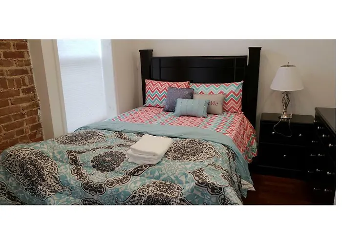 Home Away Holiday Suite
